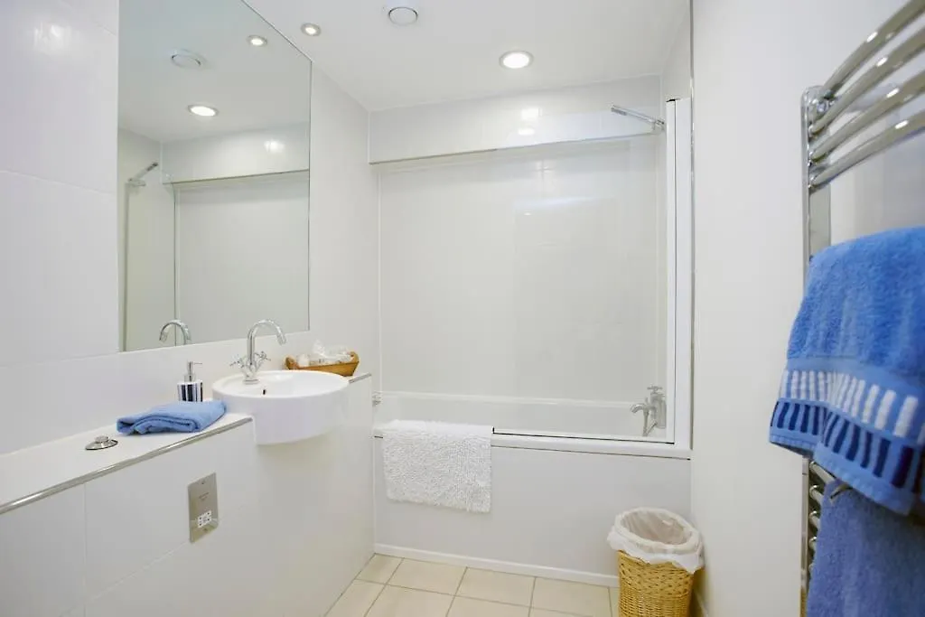 Spacious Loft Apartment York City Centre 0*,  英国