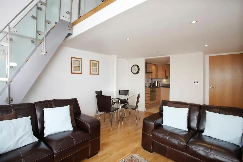 Spacious Loft Apartment York City Centre 英国