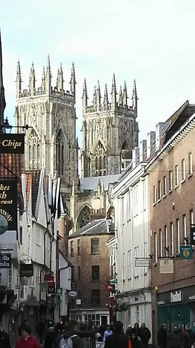 Spacious Loft Apartment York City Centre